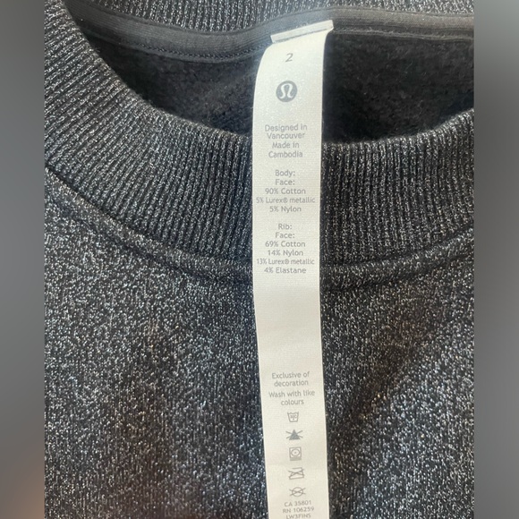 Lululemon oversized crop crew black sparkle size 2. Limited edition. Like new - Picture 3 of 4